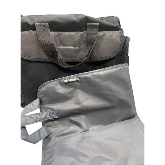Eddie Bauer black baby bag and Columbia baby mat - Picture 10 of 10